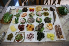 여수 밤바다의 낭만, 이제 여수구항에서! 로컬 맛집은 돌산용궁횟집