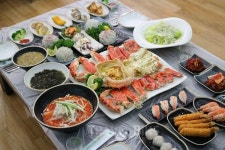 국내 최고 평화관광지 속초, 실향민 문화 엿보고 동명항 맛집 가자