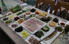 [트래블바이크뉴스 추천 맛집] 진달래 찾아 떠나는 남도여행과 여수돌산용궁횟집
