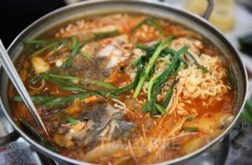 [트래블바이크뉴스 추천 맛집] 진달래 찾아 떠나는 남도여행과 여수돌산용궁횟집