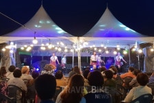 휴가지에서 만나는 여름 축제, 두 배의 즐거움