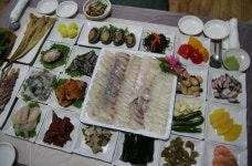 여름에 떠나는 남도여행, 맛집은 여수 돌산용궁횟집