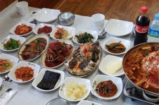 백년가게 선정된 안면도 맛집 딴뚝통나무집식당, 생생정보 출연