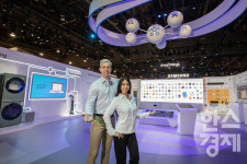 [2024 산업전망] ⑩ 스마트폰부터 가전까지...전자업계, 회복세 속 전쟁터