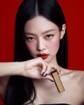 제니가 바른 올해 첫 립스틱... 헤라 엠버서더 화보 공개