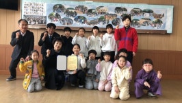 경기도의회 황진희 의원, 부천삼정초 탁구부 도와줘 감사 학생선수로부터 감사장 전달