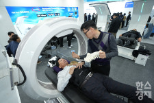 [포토] 북적이는 키메스 2024...국내 최대 의료산업 한자리에