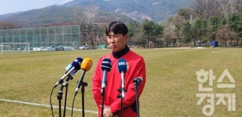 자신 질책한 감독과 포옹한 린가드… 김기동 