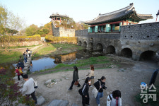 [화보] 걸으며 깨닫는 ESG 전문가과정...수원 답사 성료
