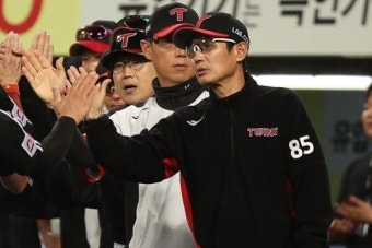 '승패 마진 +7로 5월 마무리' 염경엽 LG 감독 