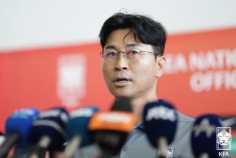 싱가포르전 앞둔 김도훈 임시 감독 