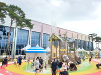 어린이들이 행복한 시정 추구...오산시, 오산천 오색물놀이장 개장