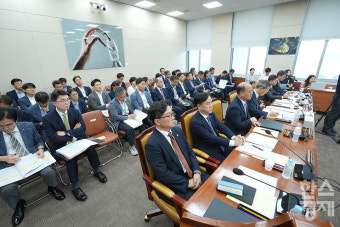[포토] 과방위 전체회의, 이진숙 후보자 인사청문회 '이틀간 열린다'