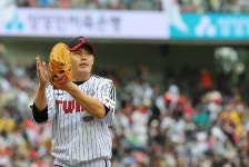 LG, 준PO 2차전서 KT에 설욕... '선발승' 임찬규는 데일리 MVP