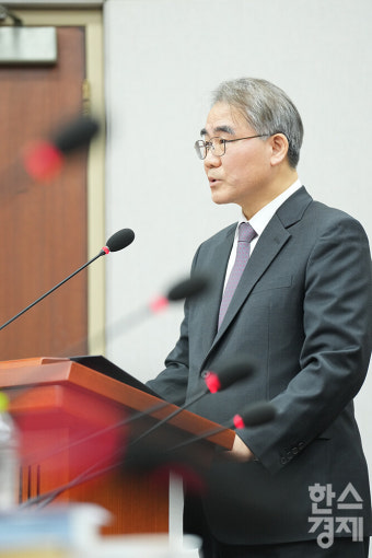 [포토] 답변하는 조한창 헌법재판관 후보자