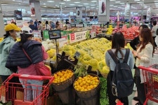 롯데마트·슈퍼, AI 선별 과일 매출 100억원 돌파