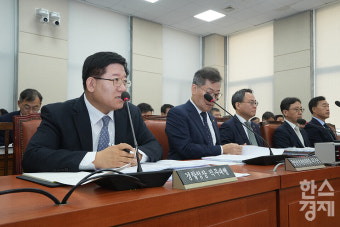 [포토] 행안위 전체회의 출석한 이호영 경찰청장 직무대행