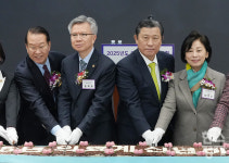 [포토] 2025년 의료계 신년하례회...한자리 모인 국회·의료계 대화로 물고 트자