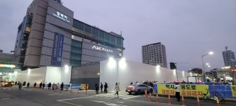 평택역 복합문화광장 공사, 시민 안전 외면…보행로 축소로 사고 위험 심각