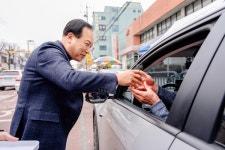 야간운행 활성화로 시민 편의 증진...이권재 오산시장, 택시운수종사자와 현장 차담회 개최