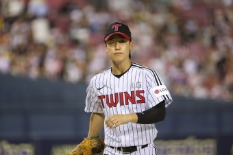 '9회 3점+구본혁 슈퍼캐치' 프로야구 LG, 두산과 잠실 더비서 6-5 역전승
