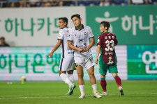 김천상무, 수적 열세 끝에 뼈아픈 역전패