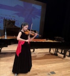 "모녀가 빚어낸 선율의 감동"…바이올린 유망주 이라희 엄마와 함께 무대에 