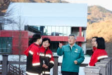 예천곤충생태원, 겨울잠 없다… 현장서 안전·편의 직접 챙겼다