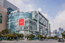 천장 무너진 롯데백화점 센텀시티점, 사흘 만에 영업 재개