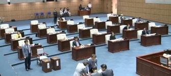 광주시의회, 사흘 파행 끝 '반쪽' 의장단 선출