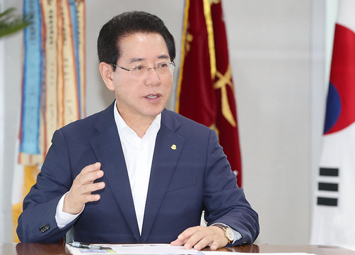 김영환 지사, 김건희 특검와 명태균 게이트 연결고리 의혹으로 재선 가도 어려워질까