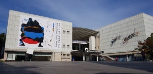 광주비엔날레 전시작품 도착…코로나 속 개막 준비