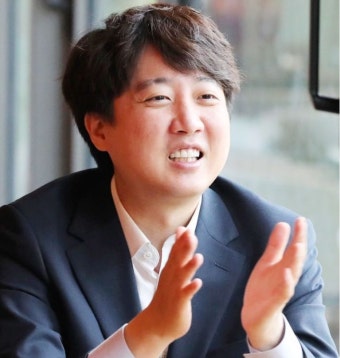 [속보]국민의힘 당대표에 이준석 당선...한국 헌정사 첫 30대