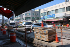 순천 역전시장 양방향 하수도 공사에 상권 직격탄…시민은 불편, 상인은 절망