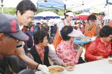 대구농협 두레봉사단, 효도급식봉사 실시