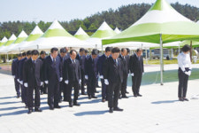이석형 산립조합중앙회장, 국립 5·18민주묘지 방문