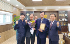 [나눔축산운동본부] 이춘겸 풍년농장 회장, 이달의 나눔축산인 상 수상