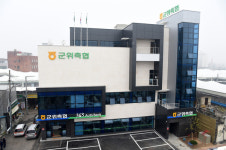 배합사료 가격 인하… 생산비 절감 앞장