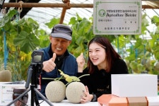 농진청, 실시간 소통 판매로 신선 농산물 수출길 열어