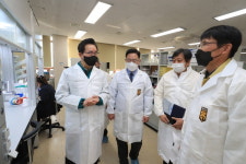 정황근 농식품부장관, 설 명절 대비 가축전염병 방역 현장점검
