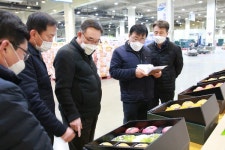 우성태 농협경제지주 농업경제대표, 안성물류센터서 농산물 수급 점검