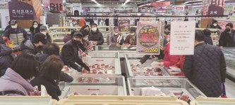 [현장] 반값 한우에 오픈런…할인 지속 예산 확보돼야