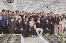 충남도, 청년농 맞춤형 스마트팜 1호 준공