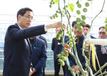 한훈 농식품부 차관, 스마트팜 현장 방문 소통의 시간 가져