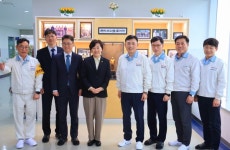 송미령 농식품부 장관, 오뚜기 포승공장 방문 물가안정 위한 업계 노력 당부