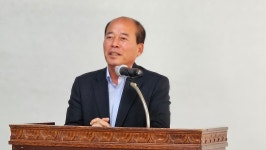 천안시, 우렁이 농법으로 키운 친환경 벼 추수