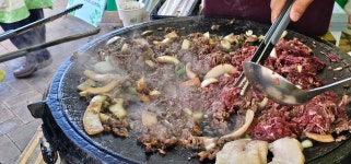 부여축협, 백제문화제 찾은 방문객들에게 굿뜨래 한우 맛 선물