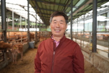 [농협사료 우수농가] ①정백순 백순농장 대표