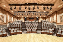 국악 전문 공연장의 명암(明暗) [김영훈 칼럼]