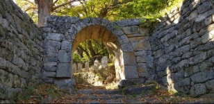 교룡산(蛟龍山)에서 요천과 축천을 바라보며 남원성(南原城)을 거닌다 [최철호 칼럼]